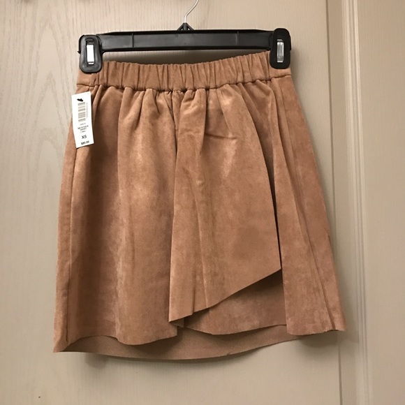 Aritzia Wilfred Suede Tan Skirt XS Camel Boho Cowboy Festival - Picture 1 of 3